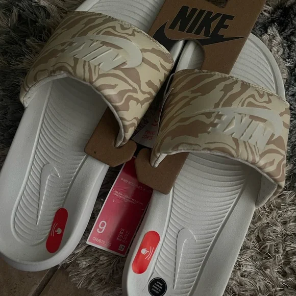 Nike Tan and White Slide Sandals - Picture 2 of 2